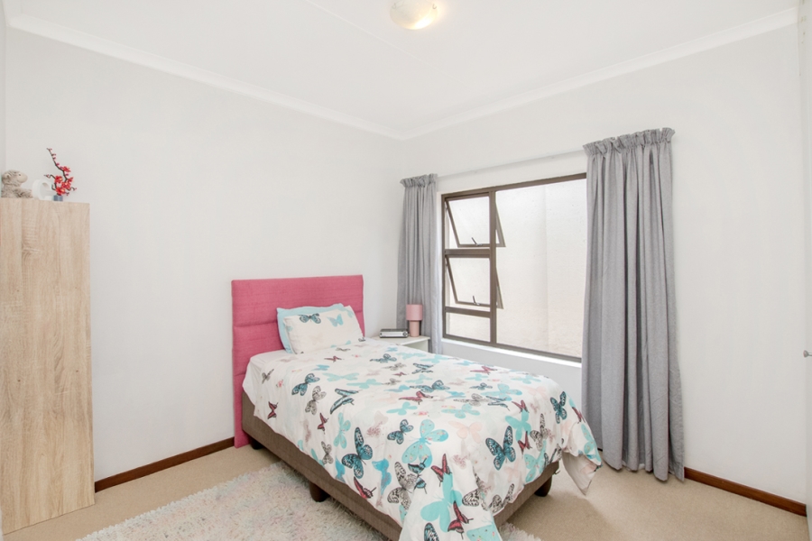 3 Bedroom Property for Sale in Magaliessig Gauteng