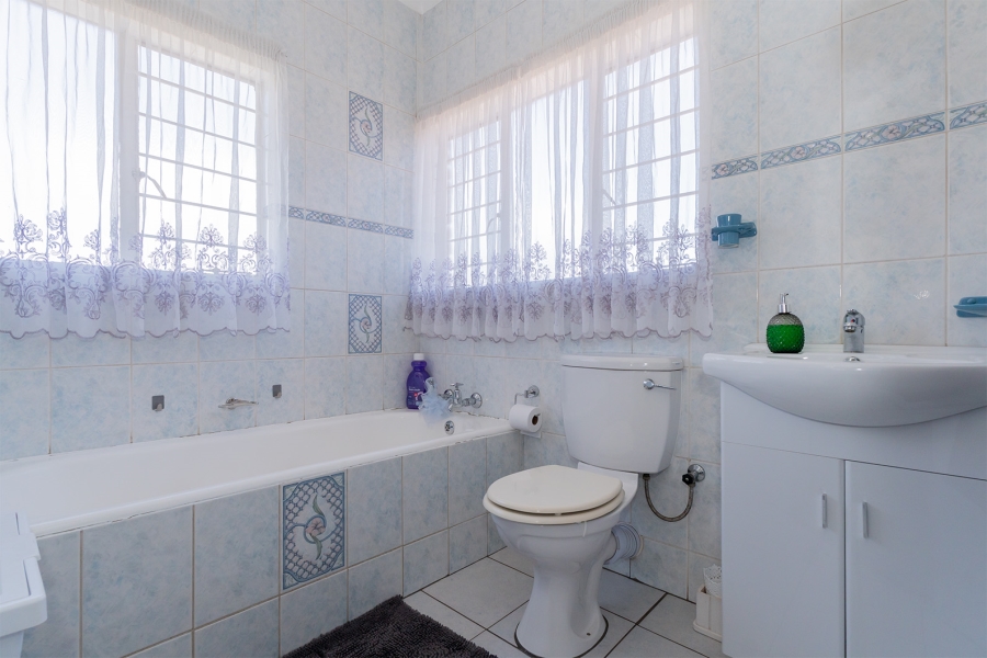 2 Bedroom Property for Sale in Freeway Park Gauteng