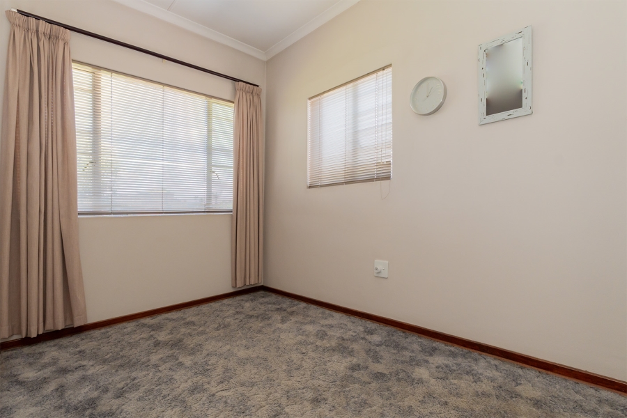 2 Bedroom Property for Sale in Freeway Park Gauteng