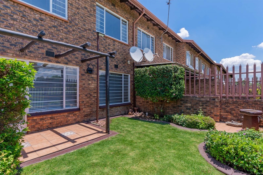 2 Bedroom Property for Sale in Freeway Park Gauteng