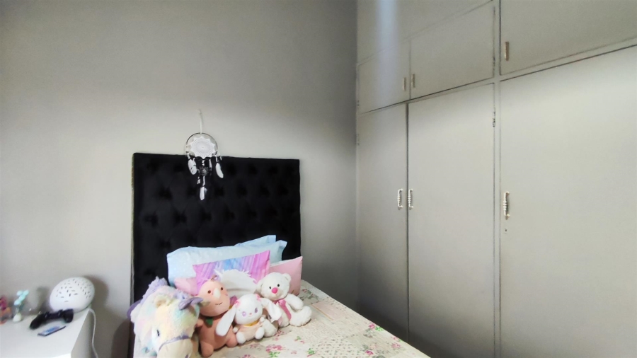 4 Bedroom Property for Sale in Farrarmere Gauteng