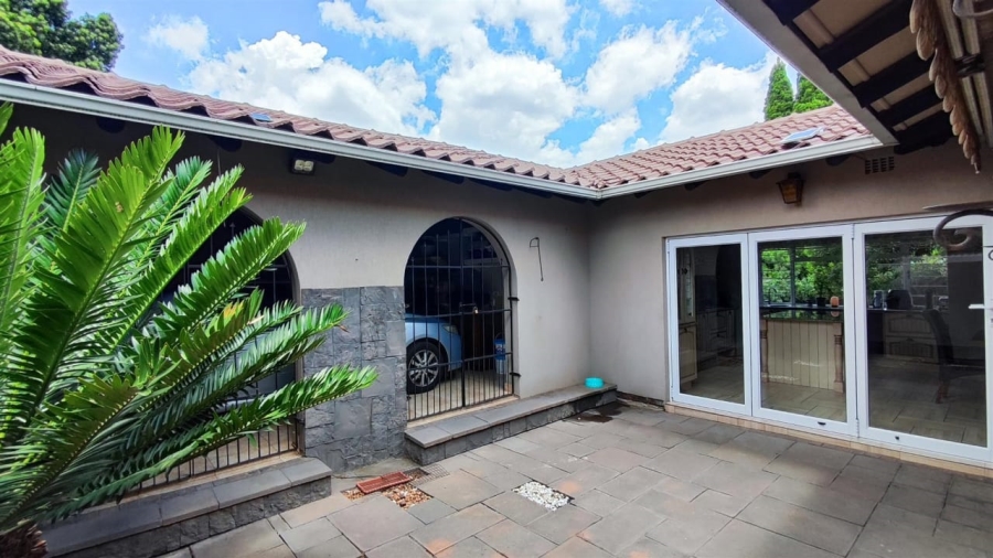 4 Bedroom Property for Sale in Farrarmere Gauteng