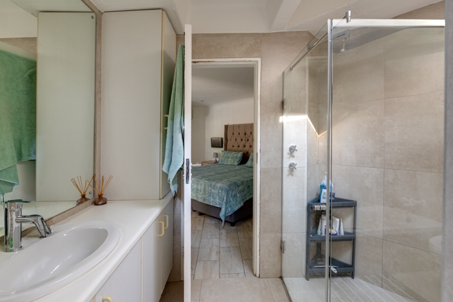 2 Bedroom Property for Sale in North Riding Gauteng