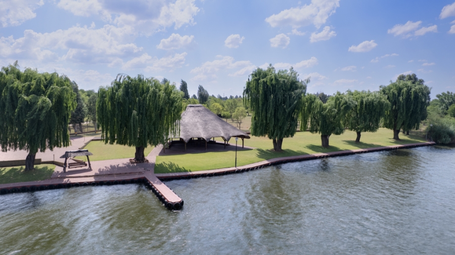 5 Bedroom Property for Sale in Marlbank Gauteng