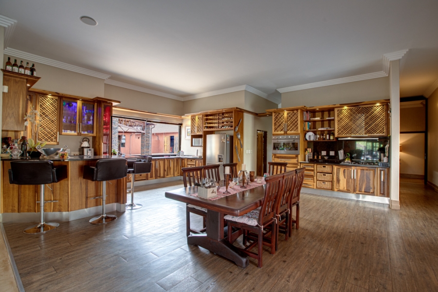 5 Bedroom Property for Sale in Marlbank Gauteng