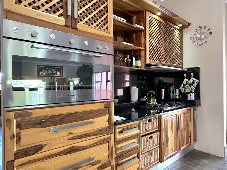 5 Bedroom Property for Sale in Marlbank Gauteng