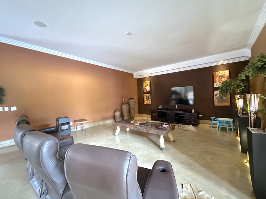 5 Bedroom Property for Sale in Marlbank Gauteng