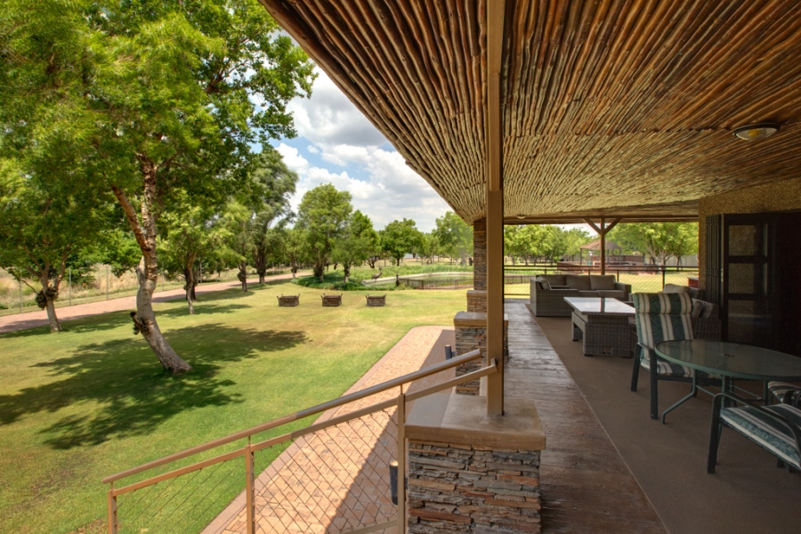 5 Bedroom Property for Sale in Marlbank Gauteng