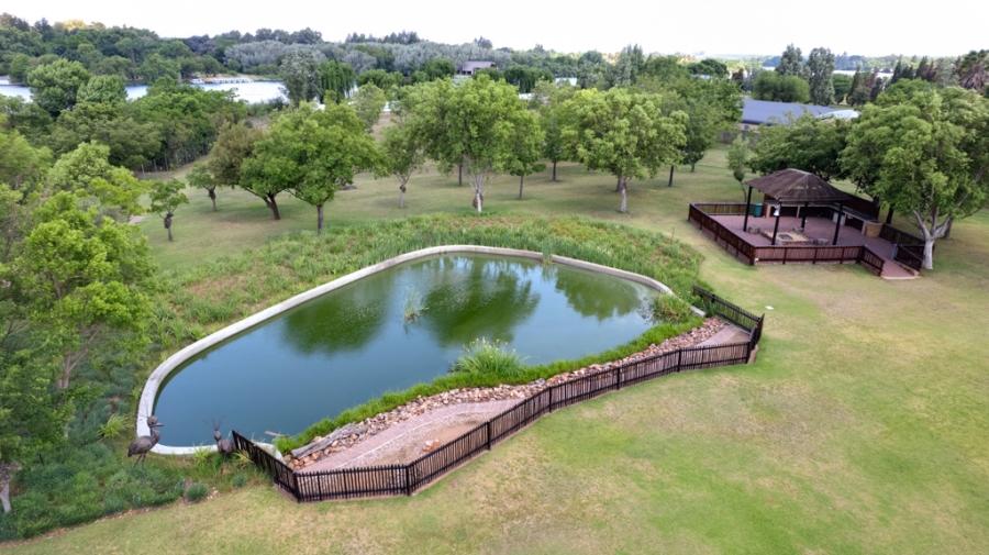 5 Bedroom Property for Sale in Marlbank Gauteng