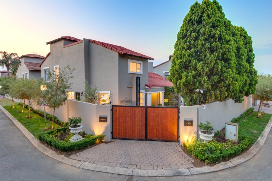 To Let 3 Bedroom Property for Rent in North Riding Gauteng