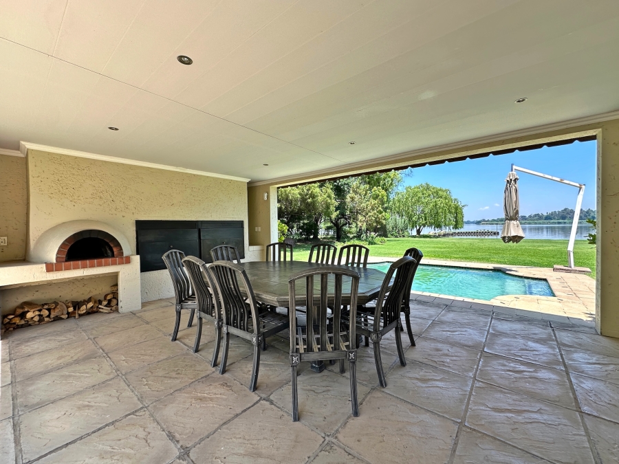 5 Bedroom Property for Sale in Miravaal Gauteng