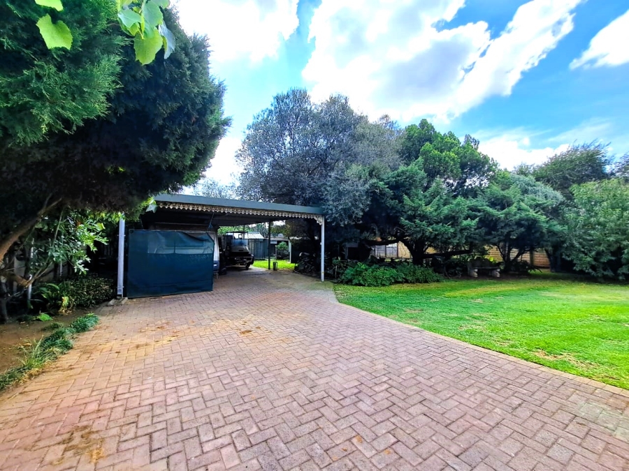 3 Bedroom Property for Sale in Sonland Park Gauteng