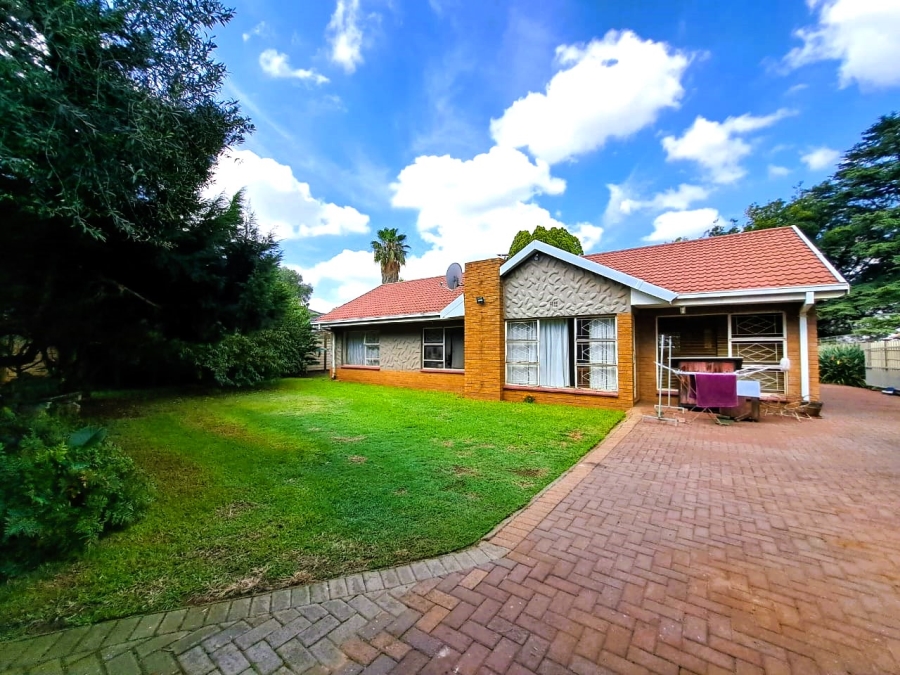 3 Bedroom Property for Sale in Sonland Park Gauteng