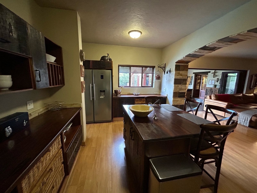 5 Bedroom Property for Sale in Featherbrooke Estate Gauteng