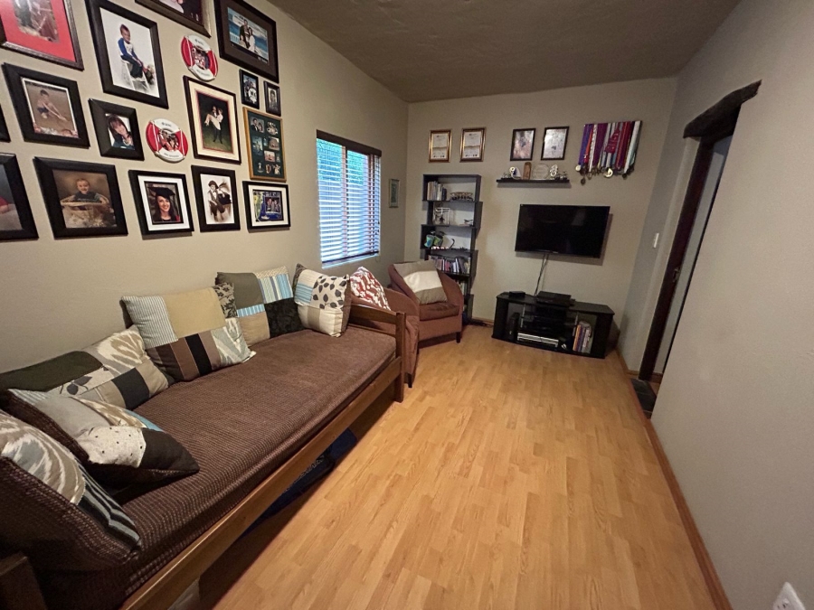 5 Bedroom Property for Sale in Featherbrooke Estate Gauteng