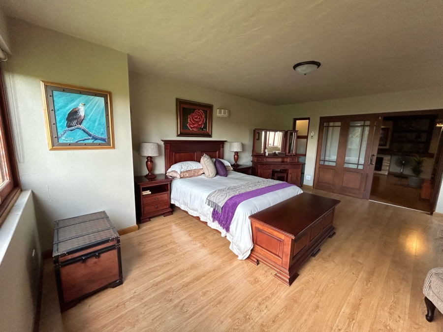5 Bedroom Property for Sale in Featherbrooke Estate Gauteng