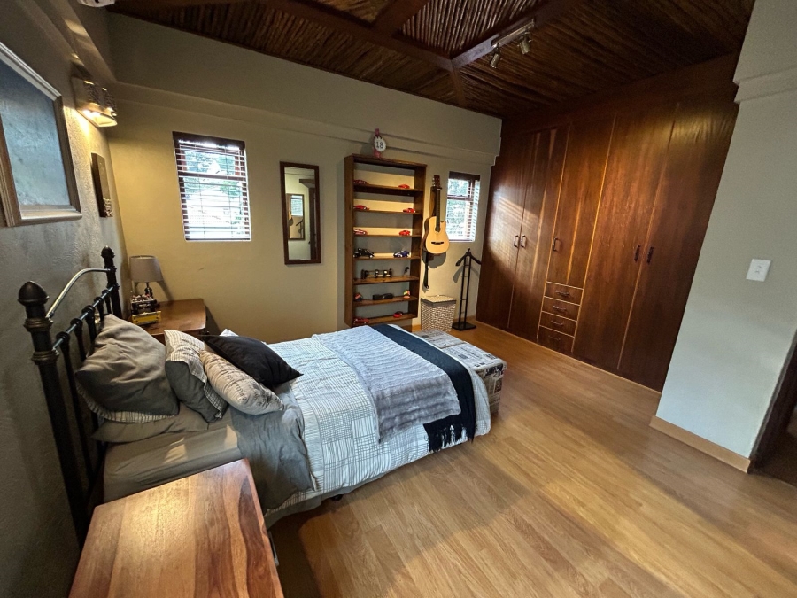 5 Bedroom Property for Sale in Featherbrooke Estate Gauteng