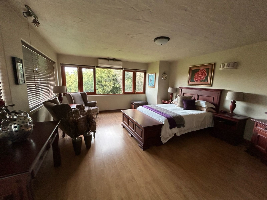 5 Bedroom Property for Sale in Featherbrooke Estate Gauteng