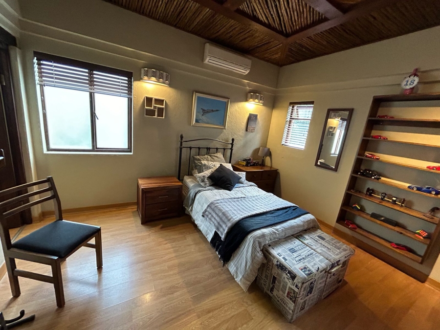 5 Bedroom Property for Sale in Featherbrooke Estate Gauteng