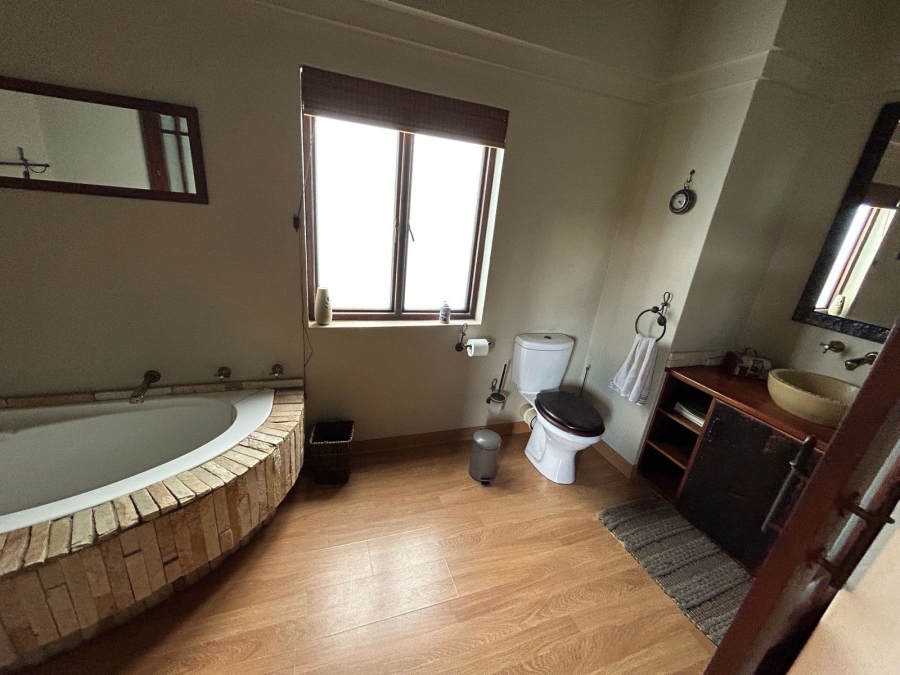 5 Bedroom Property for Sale in Featherbrooke Estate Gauteng