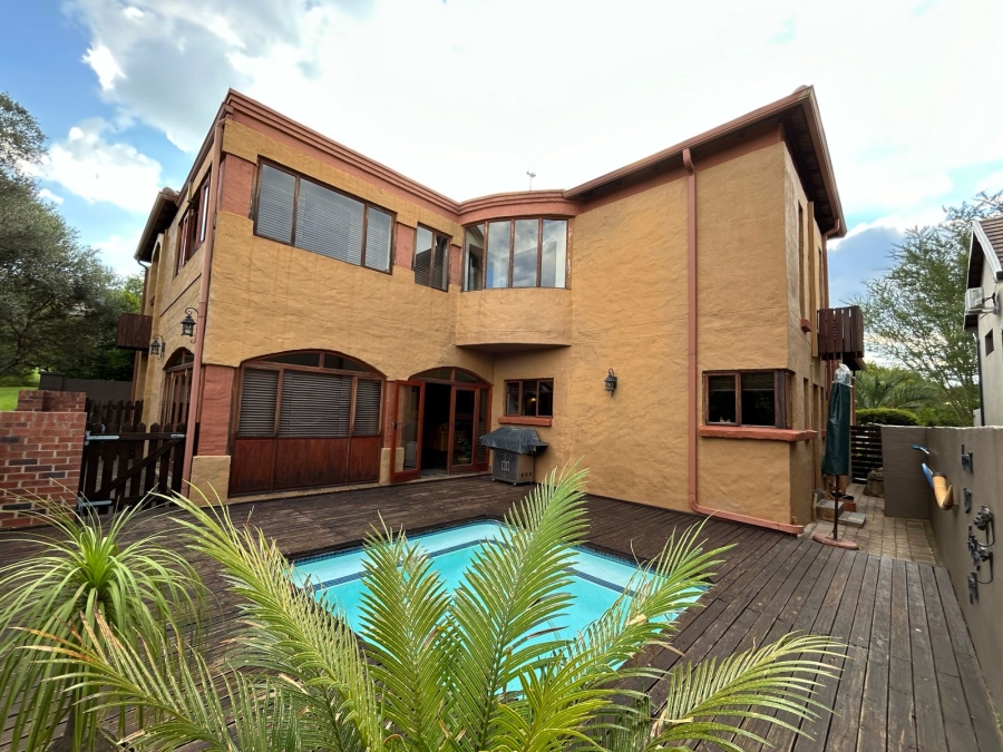 5 Bedroom Property for Sale in Featherbrooke Estate Gauteng