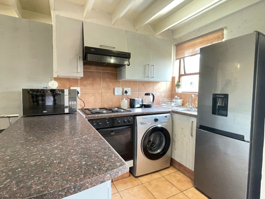 To Let 2 Bedroom Property for Rent in Lonehill Gauteng