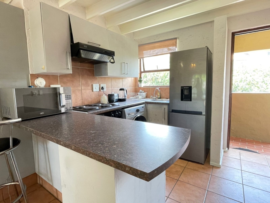 To Let 2 Bedroom Property for Rent in Lonehill Gauteng