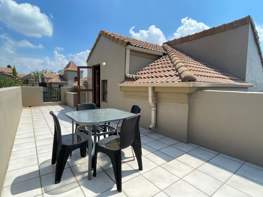 To Let 2 Bedroom Property for Rent in Lonehill Gauteng