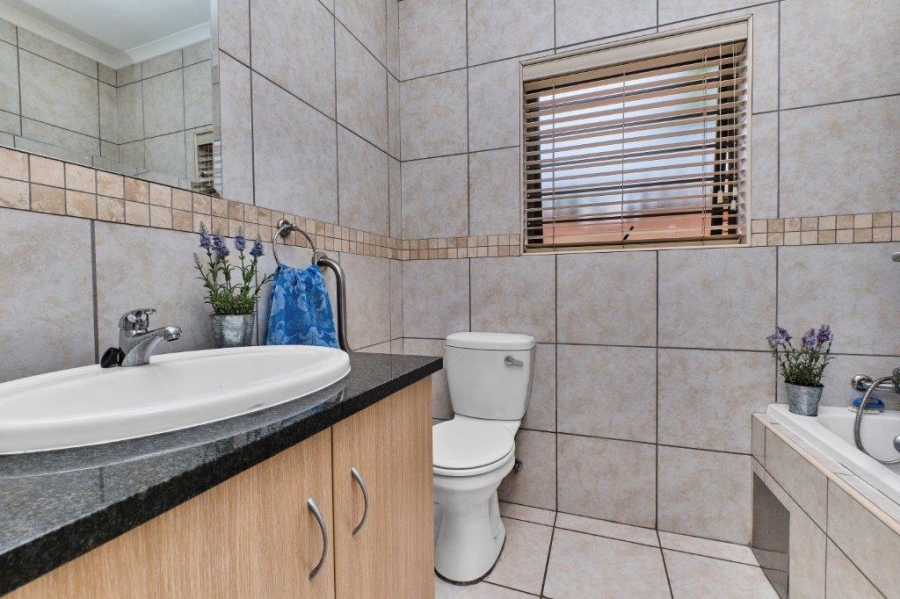 2 Bedroom Property for Sale in Olivedale Gauteng