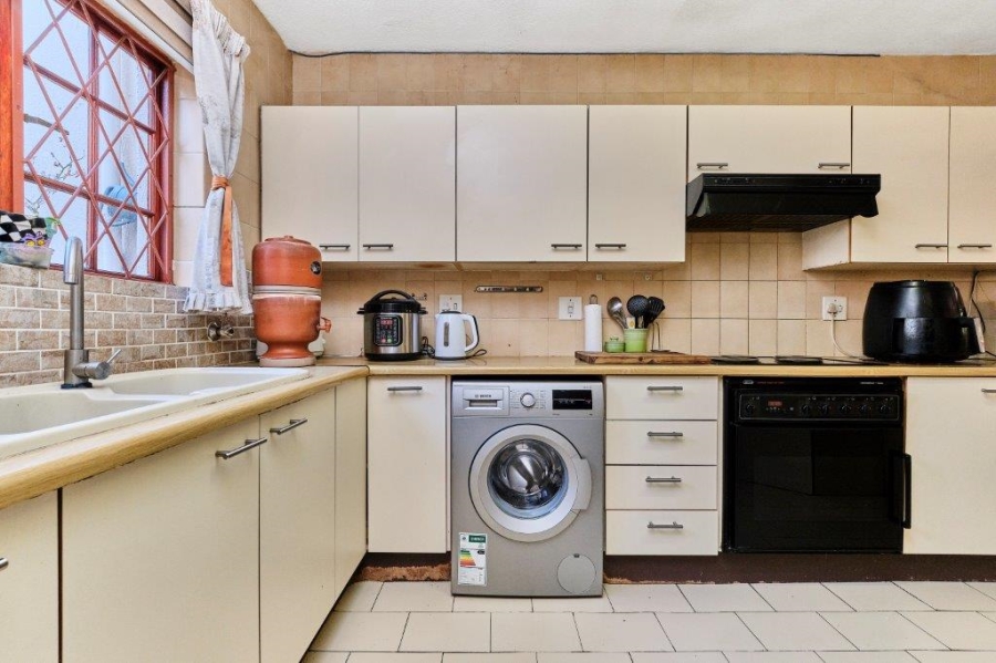 To Let 4 Bedroom Property for Rent in Northwold Gauteng