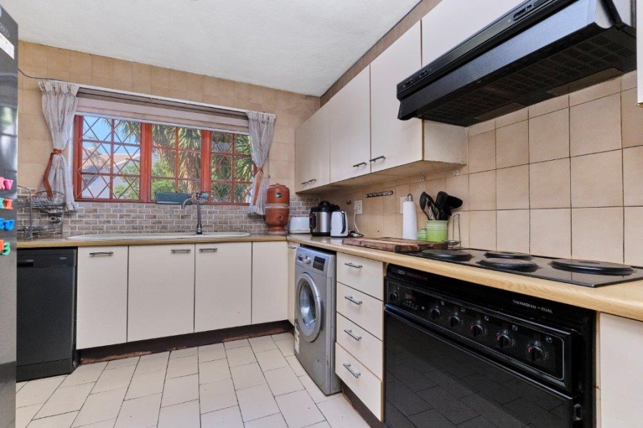 To Let 4 Bedroom Property for Rent in Northwold Gauteng