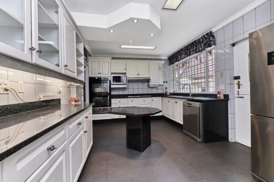 To Let 5 Bedroom Property for Rent in Bryanston Gauteng