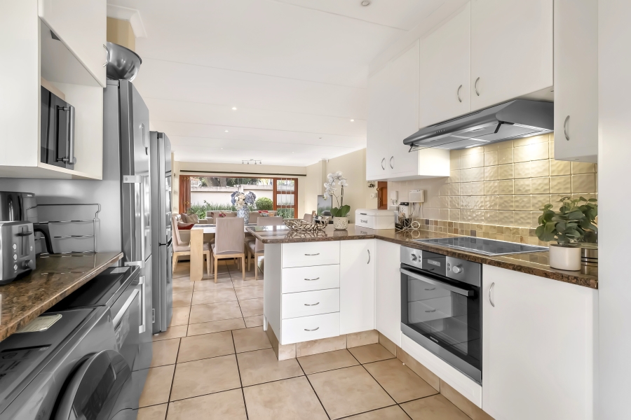 To Let 3 Bedroom Property for Rent in Bryanston Gauteng