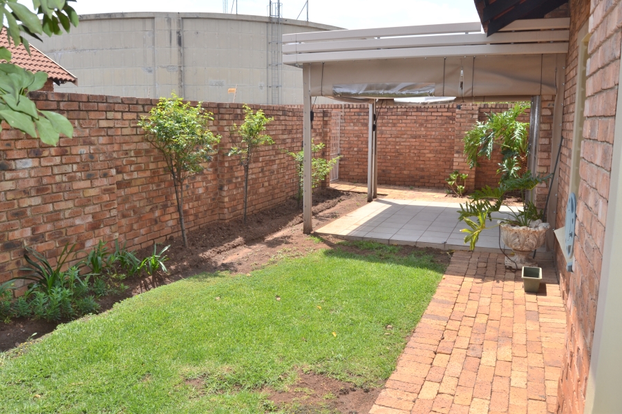 2 Bedroom Property for Sale in Amberfield Gauteng