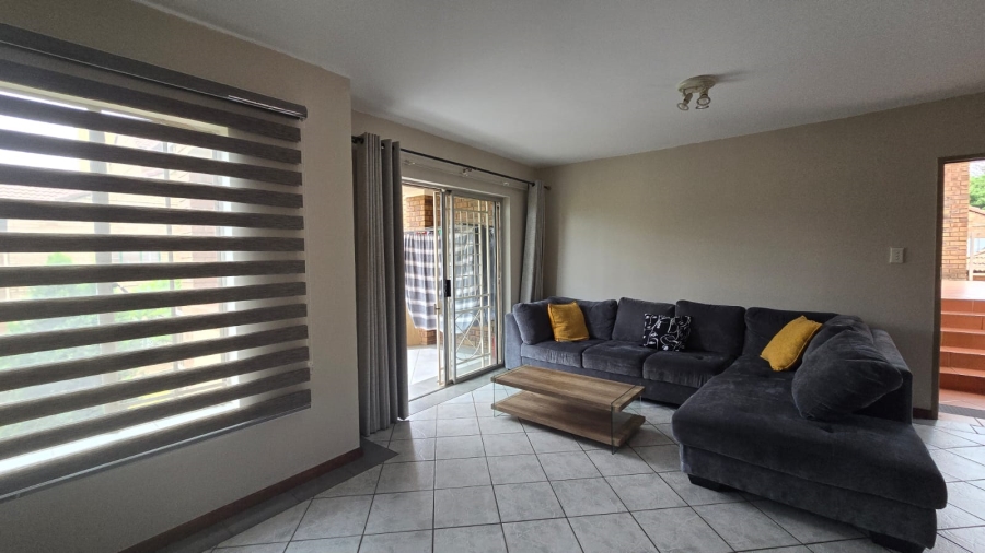 To Let 2 Bedroom Property for Rent in Die Hoewes Gauteng