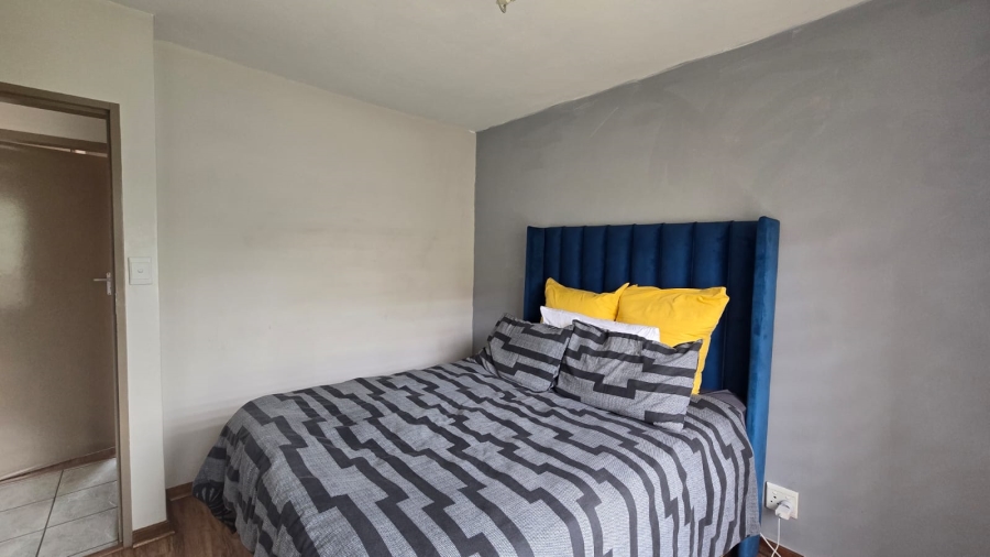 To Let 2 Bedroom Property for Rent in Die Hoewes Gauteng