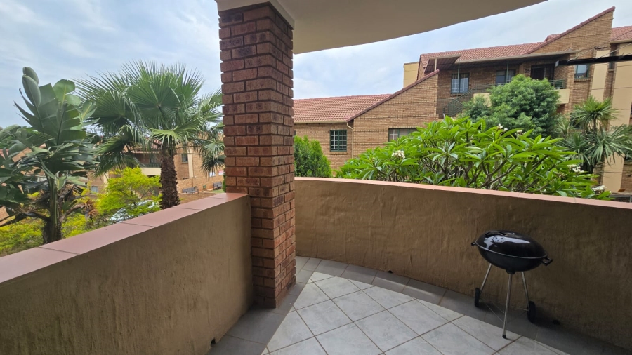 To Let 2 Bedroom Property for Rent in Die Hoewes Gauteng