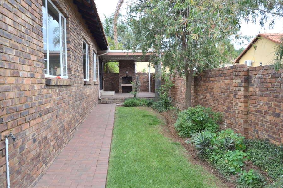 3 Bedroom Property for Sale in Thatchfield Estate Gauteng