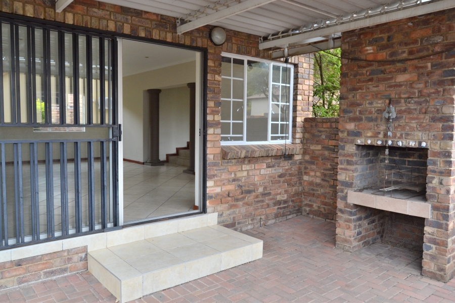 3 Bedroom Property for Sale in Thatchfield Estate Gauteng
