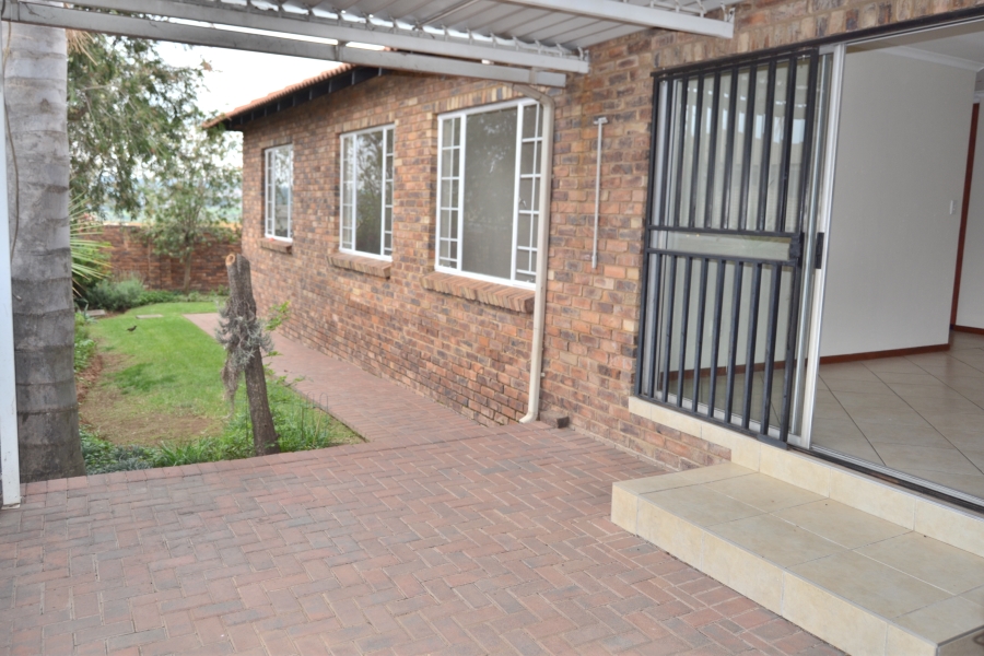 3 Bedroom Property for Sale in Thatchfield Estate Gauteng