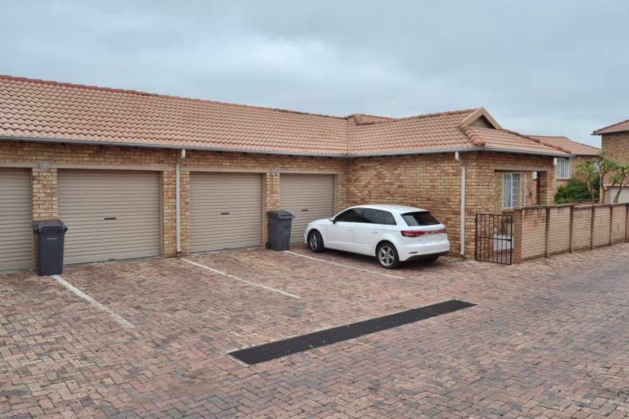 3 Bedroom Property for Sale in Kosmosdal Gauteng