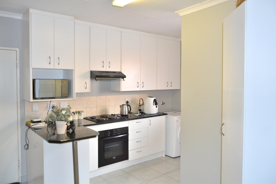 3 Bedroom Property for Sale in Kosmosdal Gauteng