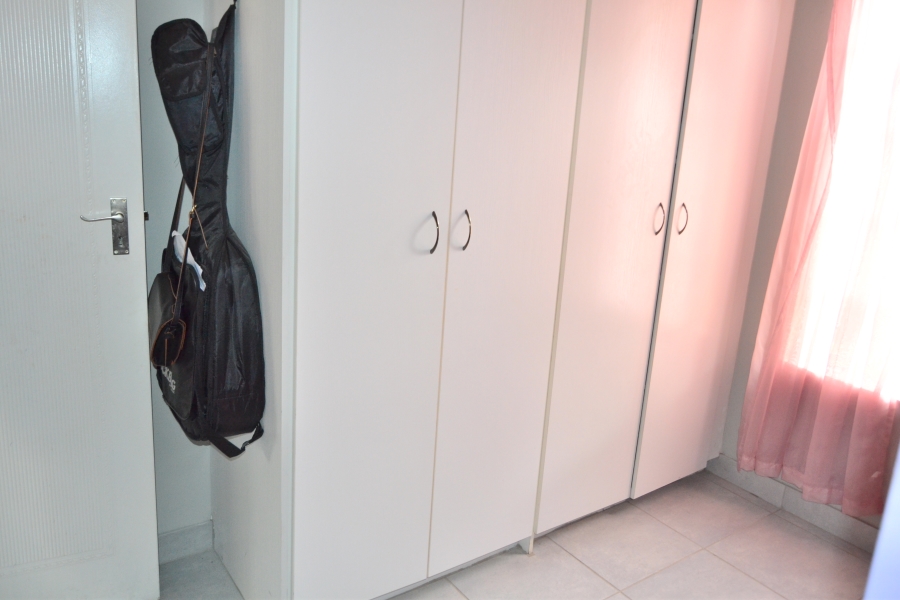 3 Bedroom Property for Sale in Kosmosdal Gauteng