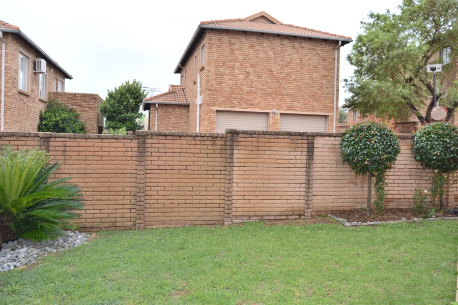 3 Bedroom Property for Sale in Kosmosdal Gauteng