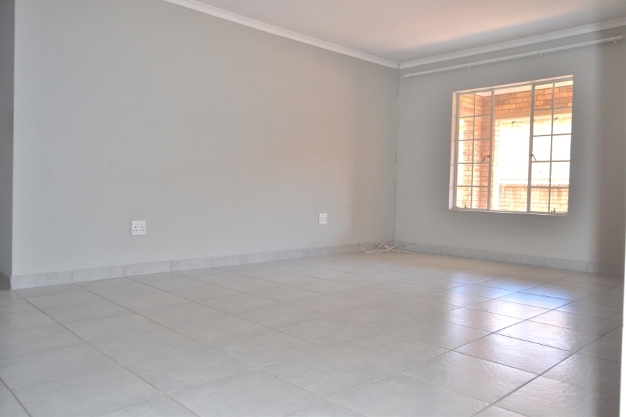 3 Bedroom Property for Sale in Kosmosdal Gauteng