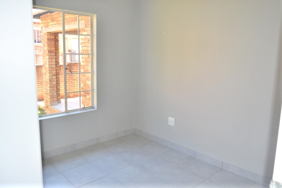 3 Bedroom Property for Sale in Kosmosdal Gauteng