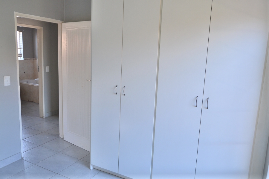 3 Bedroom Property for Sale in Kosmosdal Gauteng