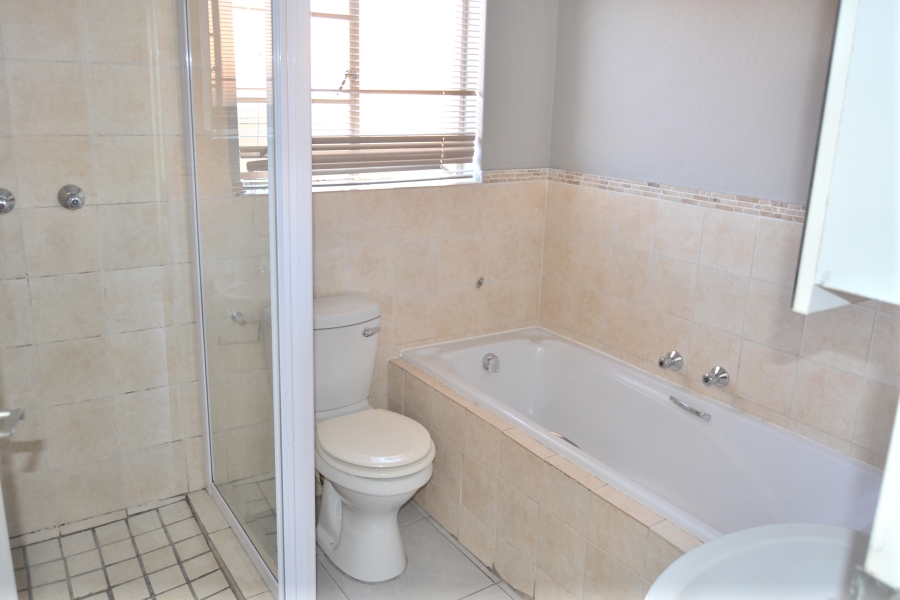 3 Bedroom Property for Sale in Kosmosdal Gauteng