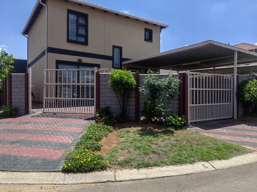 3 Bedroom Property for Sale in Albertsdal Gauteng