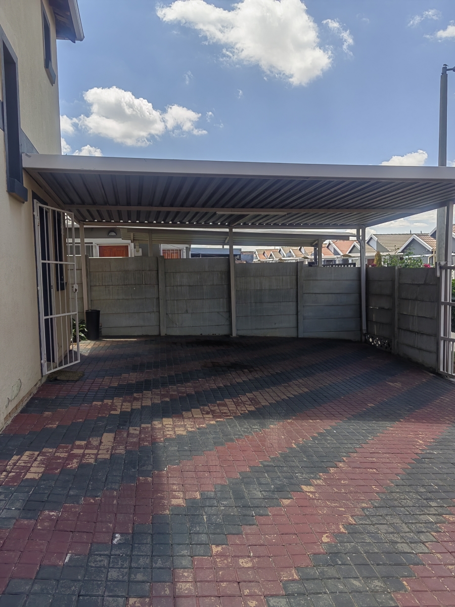 3 Bedroom Property for Sale in Albertsdal Gauteng